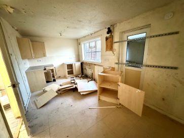 Property for Auction in Birmingham - 17 Cartbridge Crescent, Walsall, West Midlands WS3 1QY