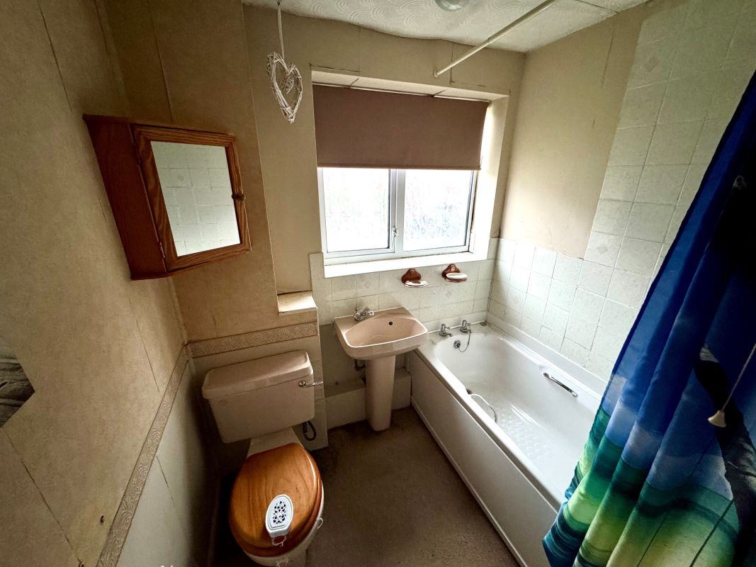 Sedgley, West Midlands, DY3 3RQ - Online Auctions