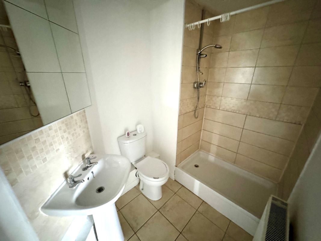 Oldbury, West Midlands, B69 4BH - Online Auctions
