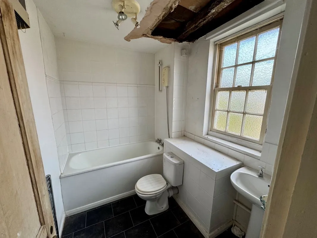 Bewdley, Worcestershire, DY12 2AR - Online Auctions
