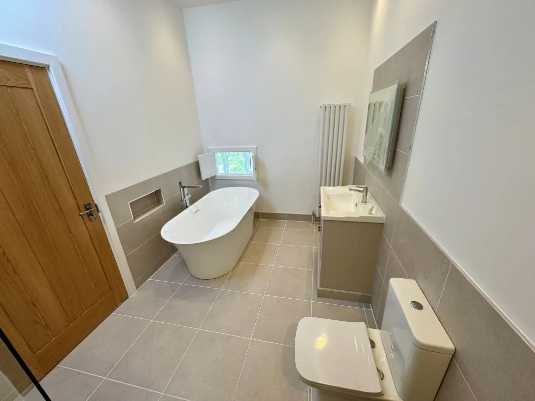 Drakelow Road, Swadlincote, Derbyshire, DE12 8NB - Online Auctions
