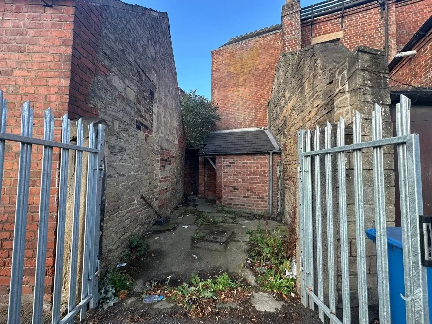 Property for Auction in Chesterfield & North Derbyshire - 72-74 West Gate, Mansfield, Nottinghamshire