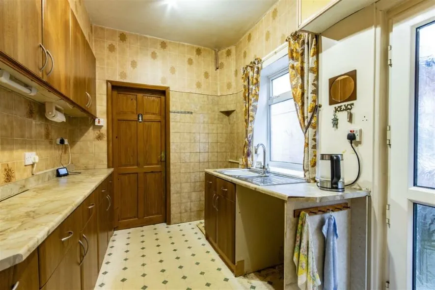 Property for Auction in Chesterfield & North Derbyshire - 25 Vincent Crescent, Chesterfield, Derbyshire