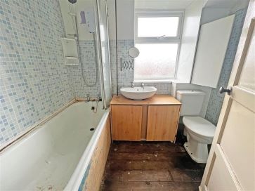 Property for Auction in Chesterfield & North Derbyshire - 35 Houldsworth Drive, Chesterfield, Derbyshire