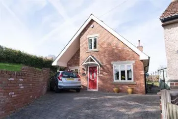 Property for Auction in Chesterfield & North Derbyshire - 252 Hady Hill, Chesterfield, Derbyshire