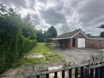 Property for Auction in Chesterfield & North Derbyshire - 19 Ashover Road, Old Tupton, Chesterfield, Derbyshire