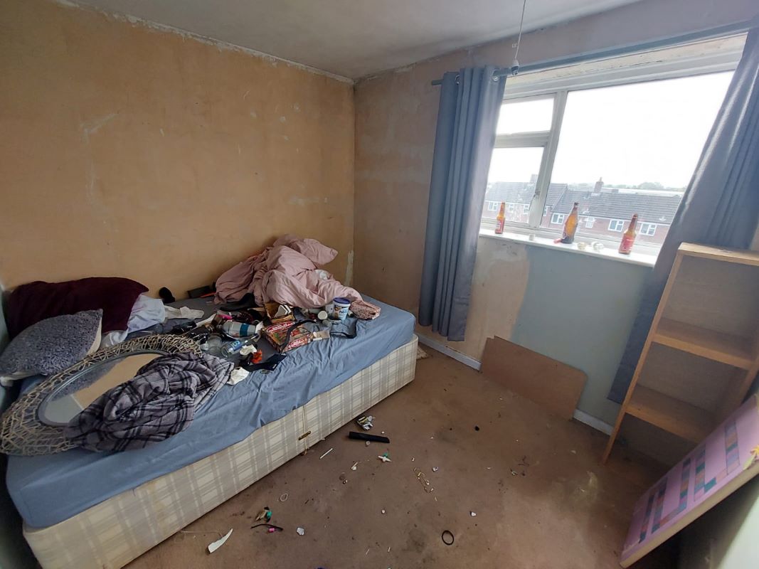 Hawthorne Terrace, Nuneaton, Warwickshire, CV10 9BH - Online Auctions