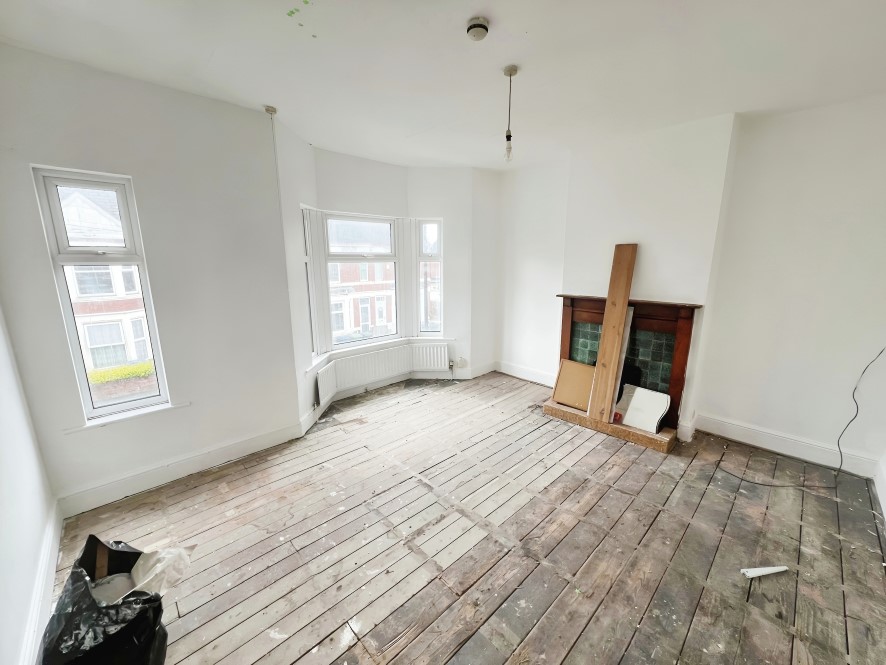 Property for Auction in Coventry & Warwickshire - 11 Clara Street, Ball Hill, Coventry, West Midlands CV2 4ET