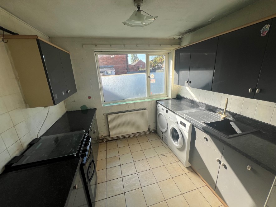 Property for Auction in Coventry & Warwickshire - 30A Spring Road, Longford, Coventry, West Midlands CV6 7FP