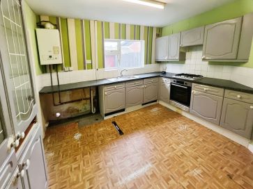 Property for Auction in Coventry & Warwickshire - 28 Queen Margarets Road, Canley, Coventry, West Midlands CV4 8FW