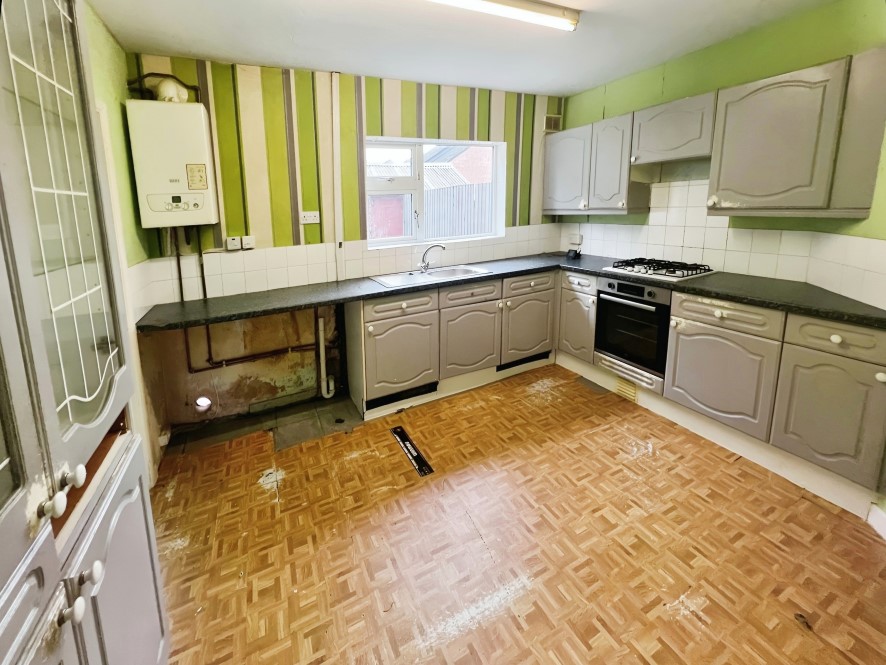 Property for Auction in Coventry & Warwickshire - 28 Queen Margarets Road, Canley, Coventry, West Midlands CV4 8FW