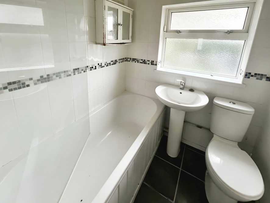 Property for Auction in Coventry & Warwickshire - 28 Queen Margarets Road, Canley, Coventry, West Midlands CV4 8FW