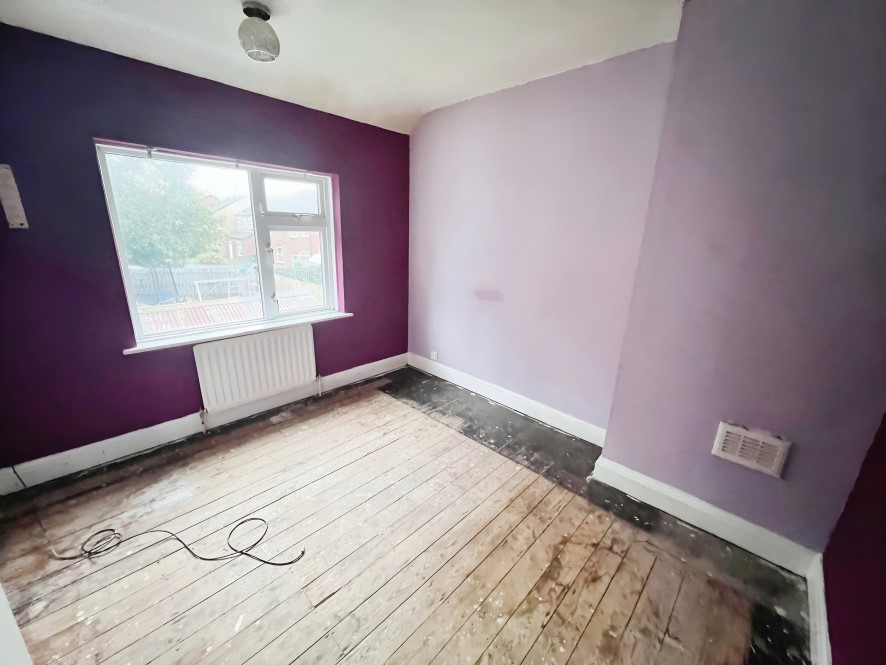 Property for Auction in Coventry & Warwickshire - 28 Queen Margarets Road, Canley, Coventry, West Midlands CV4 8FW