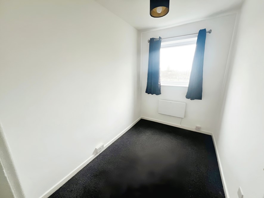 Property for Auction in Coventry & Warwickshire - 28 Branstree Drive, Holbrooks, Coventry, West Midlands CV6 6GB
