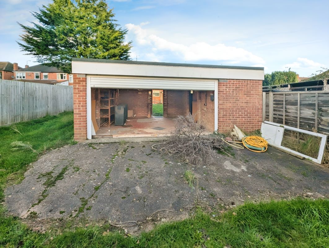 Cheylesmore, Coventry, West Midlands, CV3 5JX - Online Auctions