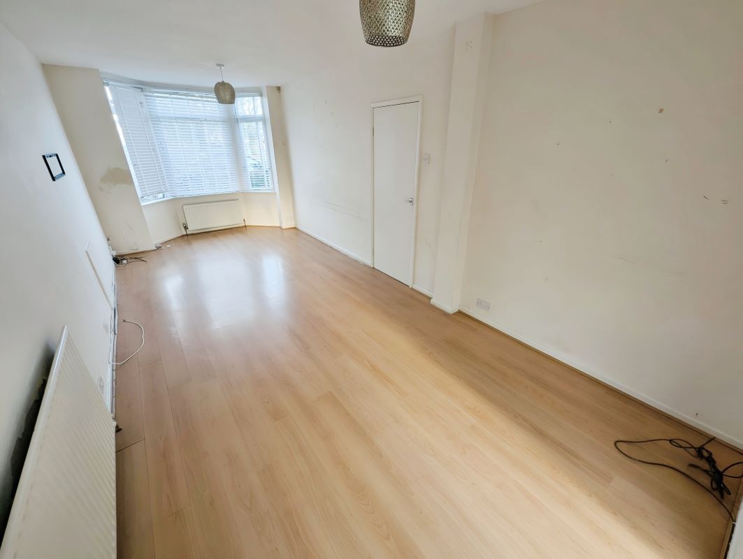 Cheylesmore, Coventry, West Midlands, CV3 5JX - Online Auctions
