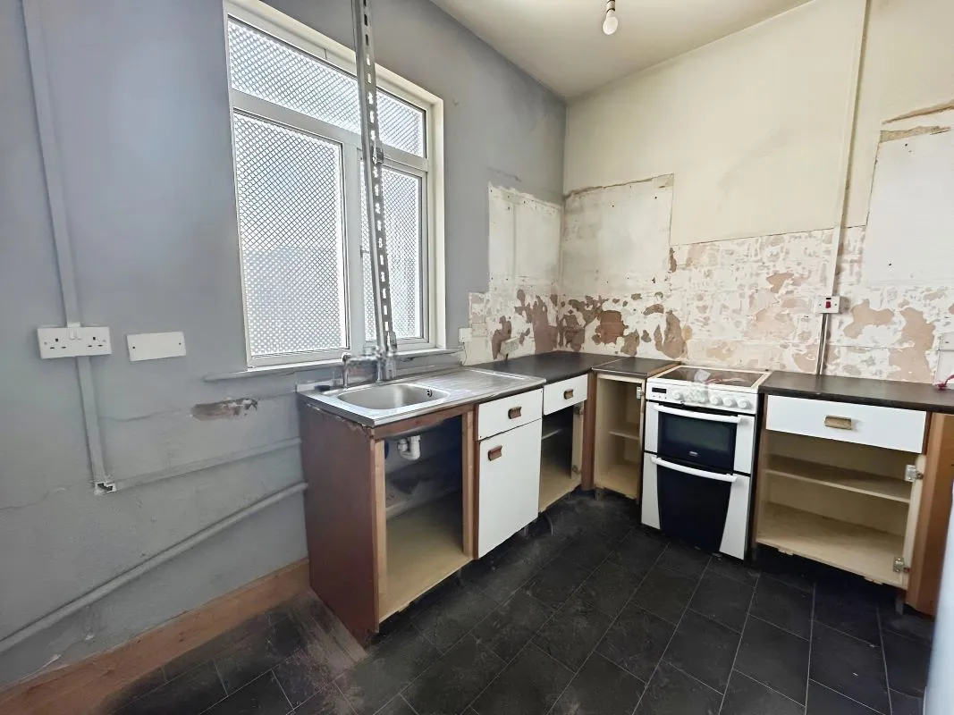 57-59 Church Road, Nuneaton, Warwickshire, CV10 8LF - Online Auctions