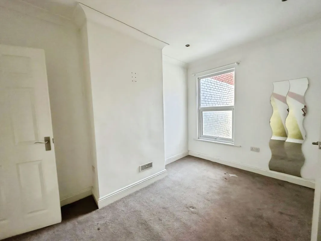 Attleborough, Nuneaton, Warwickshire, CV11 4NX - Online Auctions