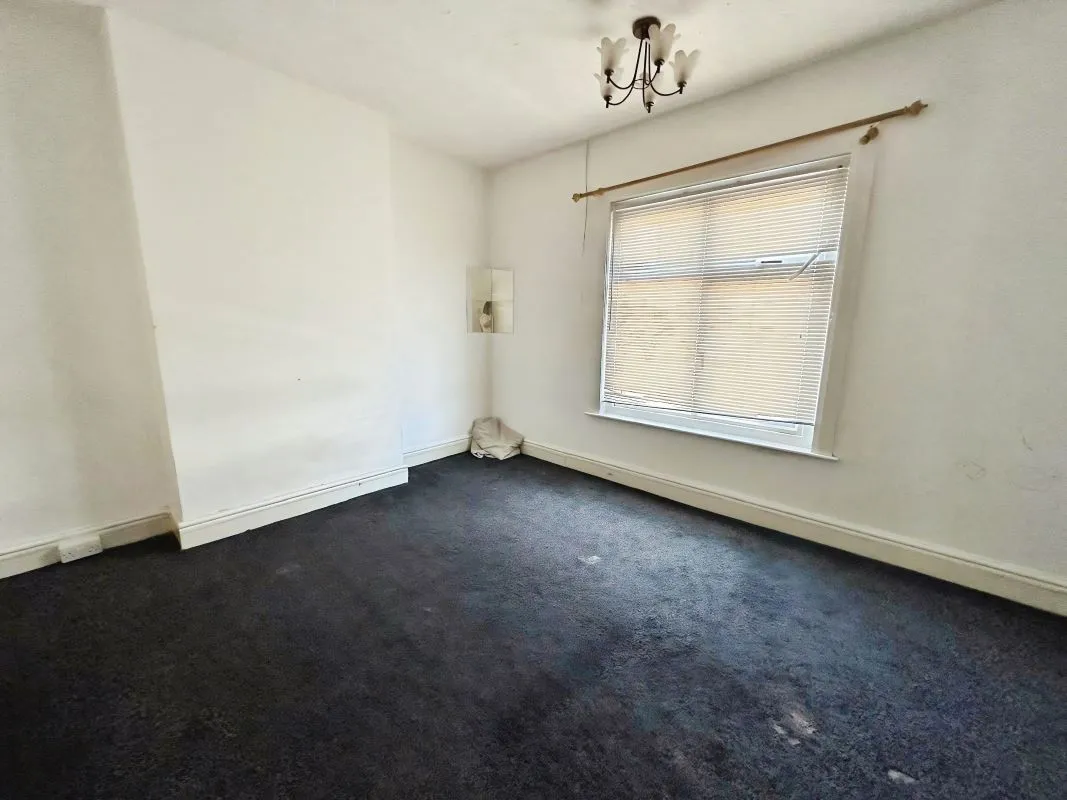 Nuneaton, Warwickshire, CV10 8JP - Online Auctions
