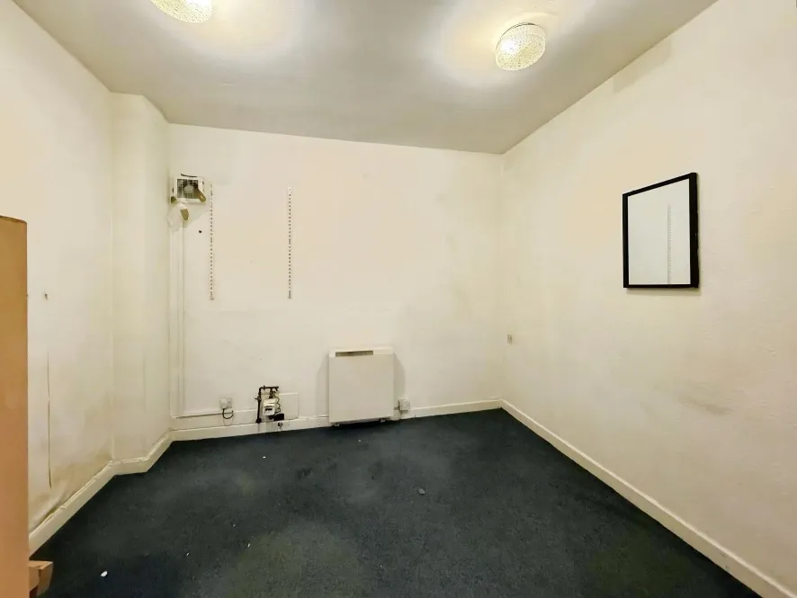 Property for Auction in Coventry & Warwickshire - 639A Stoney Stanton Road, Foleshill, Coventry, West Midlands CV6 5GA