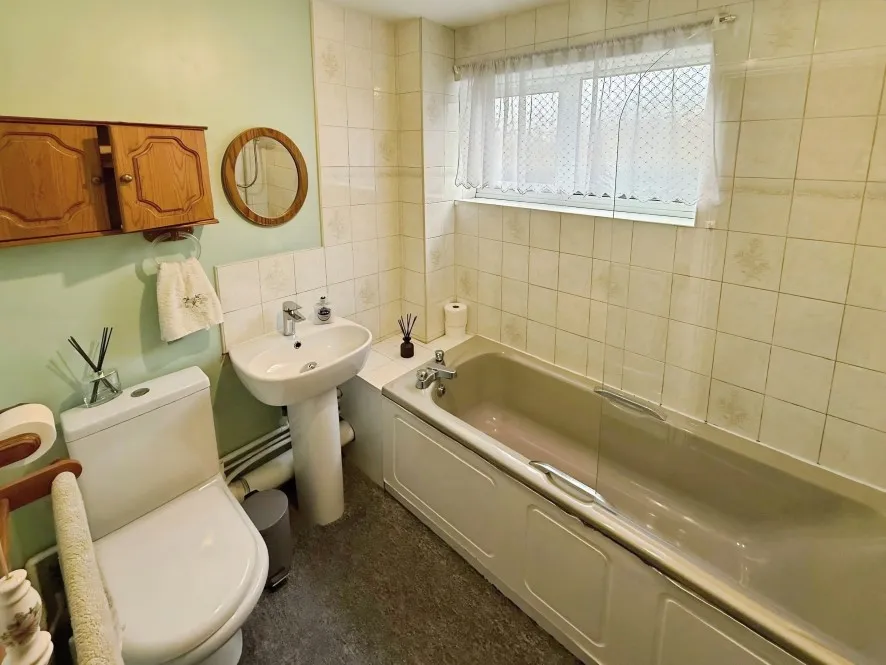 Property for Auction in Coventry & Warwickshire - 16 Blackshaw Drive, Walsgrave on Sowe, Coventry, West Midlands CV2 2PW