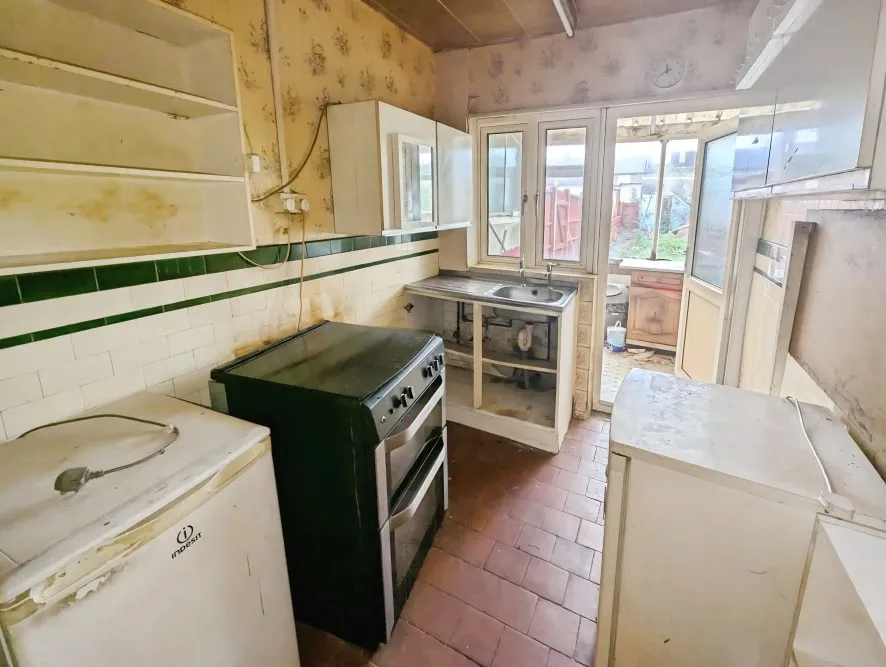 Property for Auction in Coventry & Warwickshire - 147 Ansty Road, Wyken, Coventry, West Midlands CV2 3FH