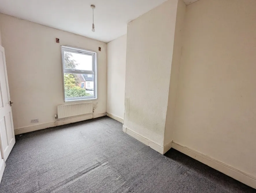 Property for Auction in Coventry & Warwickshire - 27 Lowther Street, Stoke Heath, Coventry, West Midlands CV2 4GP