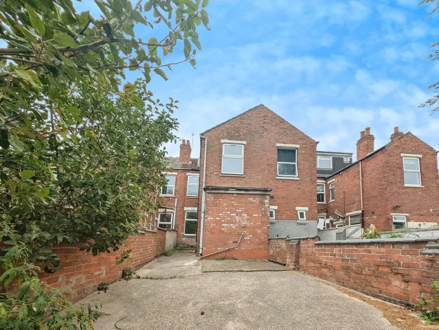 Property for Auction in Coventry & Warwickshire - 27 Lowther Street, Stoke Heath, Coventry, West Midlands CV2 4GP