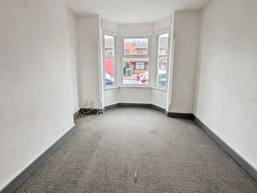 Property for Auction in Coventry & Warwickshire - 27 Lowther Street, Stoke Heath, Coventry, West Midlands CV2 4GP