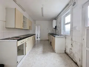 Property for Auction in Coventry & Warwickshire - 27 Lowther Street, Stoke Heath, Coventry, West Midlands CV2 4GP