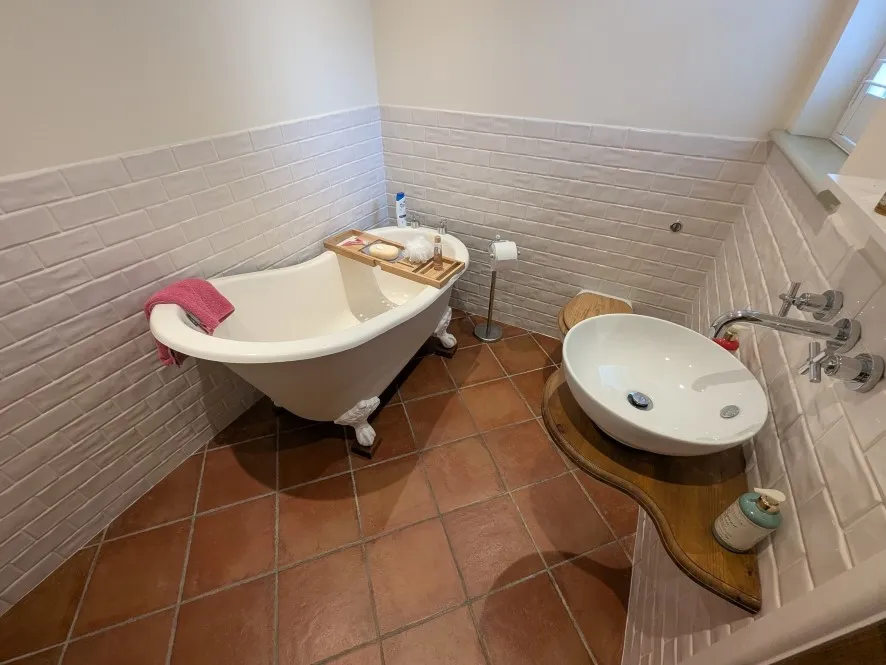 Property for Auction in Coventry & Warwickshire - Old Cottage, Bascote Road, Bascote, Southam, Warwickshire CV47 2DU