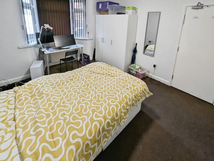 Property for Auction in Coventry & Warwickshire - 80 Queensland Avenue, Chapelfields, Coventry, West Midlands CV5 8FH