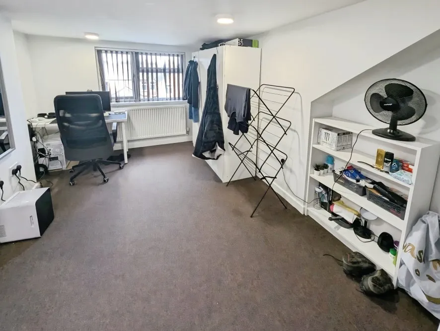 Property for Auction in Coventry & Warwickshire - 80 Queensland Avenue, Chapelfields, Coventry, West Midlands CV5 8FH