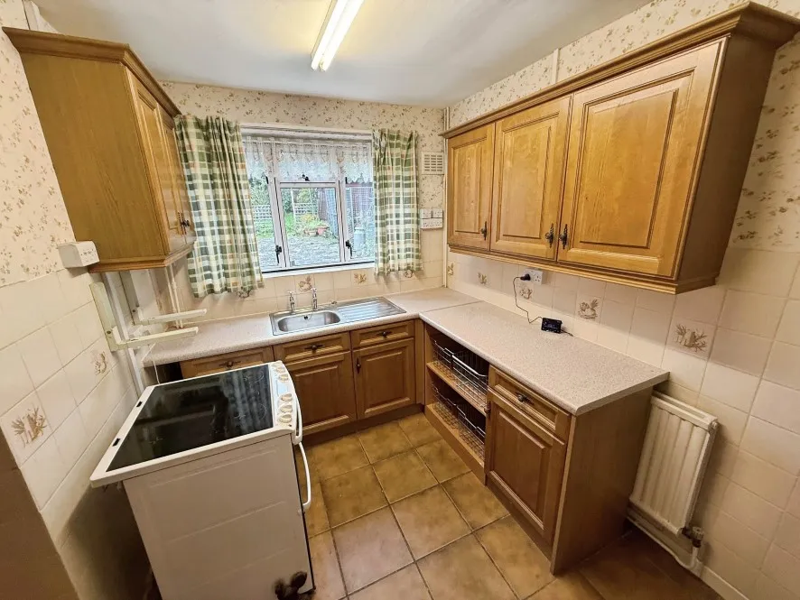 Property for Auction in Coventry & Warwickshire - 425 Green Lane, Finham, Coventry, West Midlands CV3 6EL