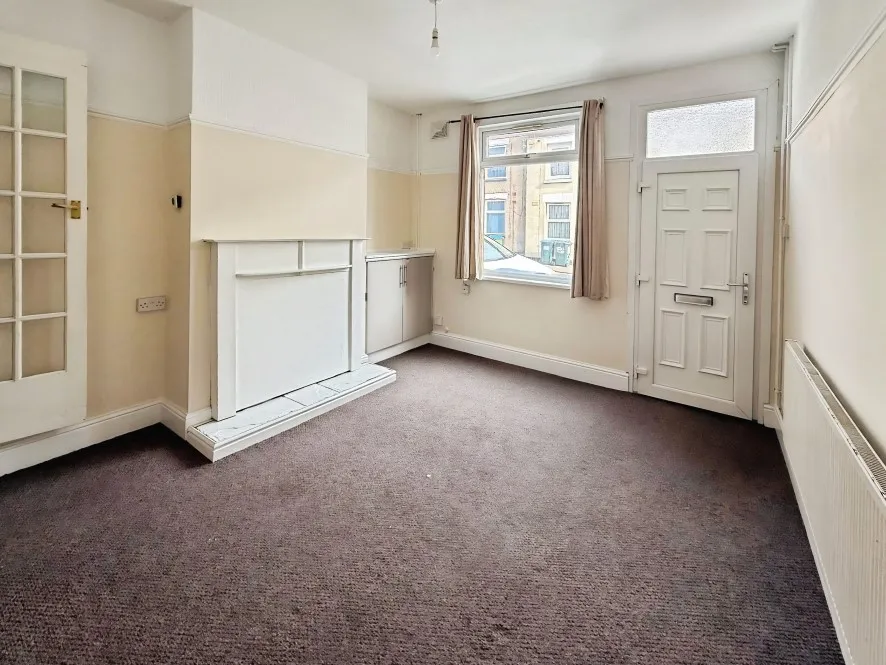 Property for Auction in Coventry & Warwickshire - 35 Craners Road, Hillfields, Coventry, West Midlands CV1 5AZ
