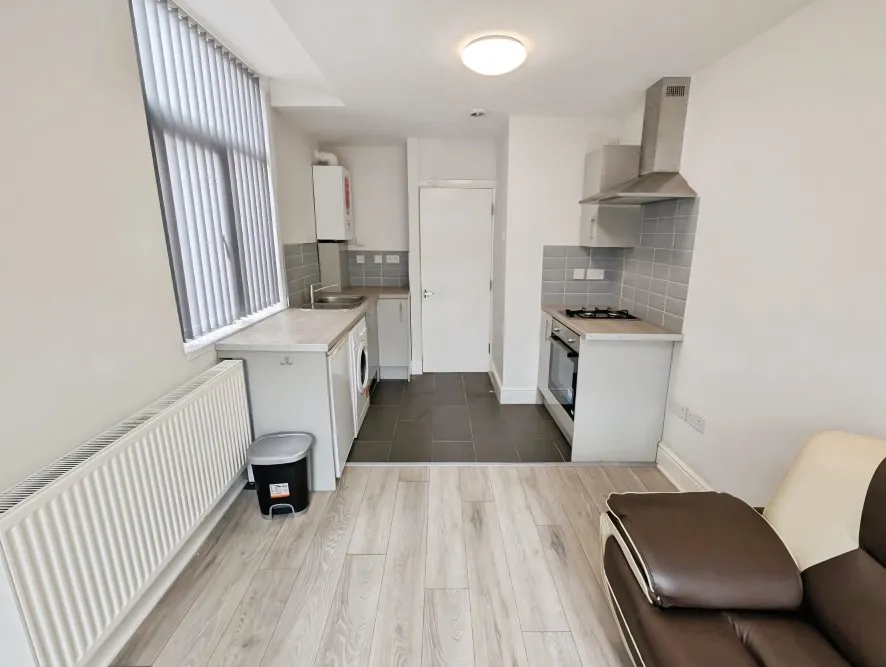 Property for Auction in Coventry & Warwickshire - 175 Hearsall Lane, Earlsdon, Coventry, West Midlands CV5 6HJ