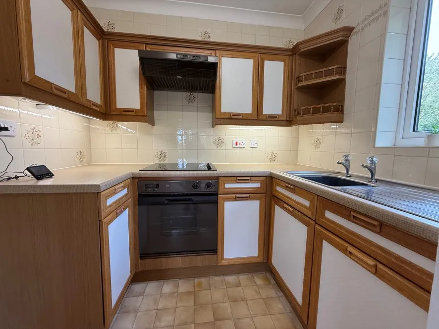 Property for Auction in Coventry & Warwickshire - Flat 31, Malin Court, School Road, Alcester, Warwickshire B49 5DJ