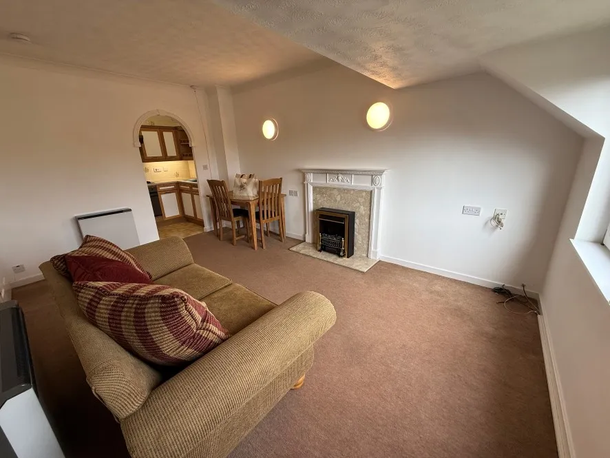 Property for Auction in Coventry & Warwickshire - Flat 31, Malin Court, School Road, Alcester, Warwickshire B49 5DJ