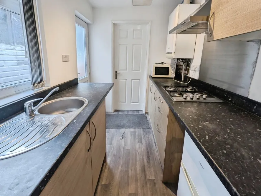Property for Auction in Coventry & Warwickshire - 30 Cashs Lane, Radford, Coventry, West Midlands CV1 4DS