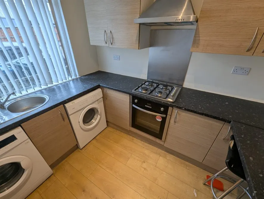 Property for Auction in Coventry & Warwickshire - 30 Cashs Lane, Radford, Coventry, West Midlands CV1 4DS