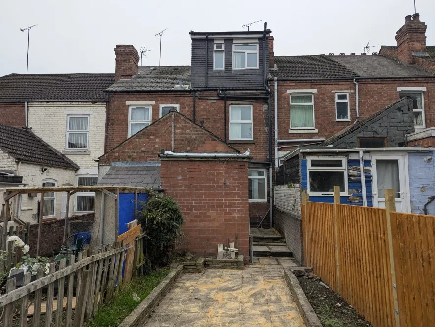 Property for Auction in Coventry & Warwickshire - 30 Cashs Lane, Radford, Coventry, West Midlands CV1 4DS