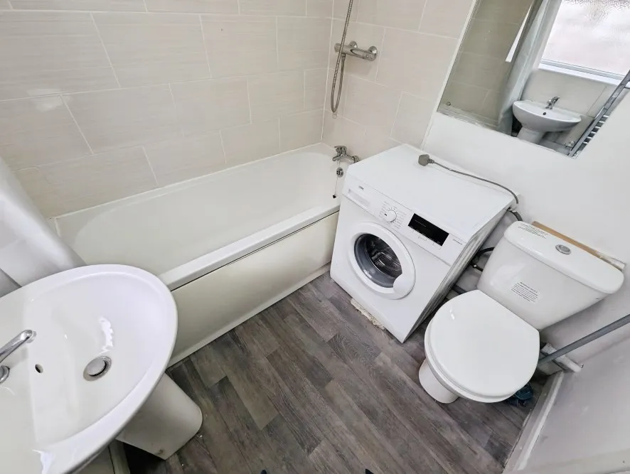 Property for Auction in Coventry & Warwickshire - 30 Cashs Lane, Radford, Coventry, West Midlands CV1 4DS