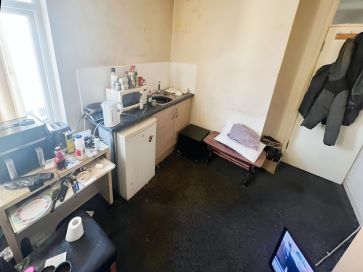 Property for Auction in Coventry & Warwickshire - 15 Coundon Road, Coundon, Coventry, West Midlands CV1 4AR