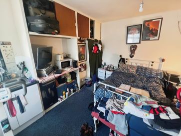 Property for Auction in Coventry & Warwickshire - 15 Coundon Road, Coundon, Coventry, West Midlands CV1 4AR