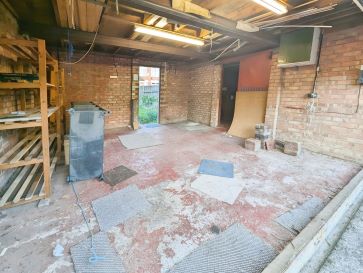 Property for Auction in Coventry & Warwickshire - 52 Poitiers Road, Cheylesmore, Coventry, West Midlands CV3 5JX