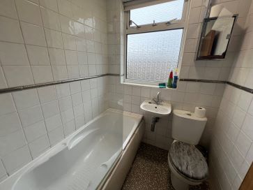 Property for Auction in Coventry & Warwickshire - 52 Poitiers Road, Cheylesmore, Coventry, West Midlands CV3 5JX