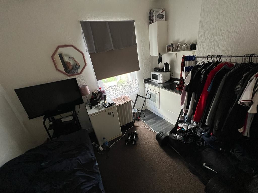 Holmsdale Road, Coventry, West Midlands, CV6 5BL - Online Auctions