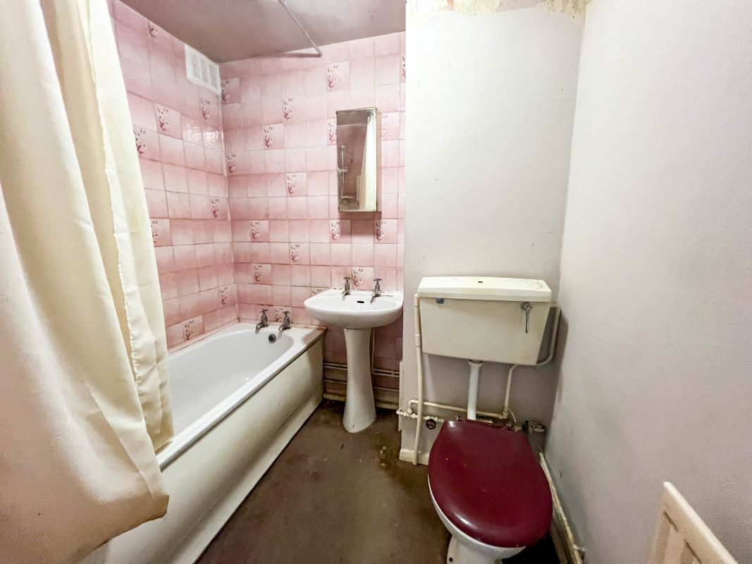 Adare Drive, Coventry, West Midlands, CV3 6AD - Online Auctions