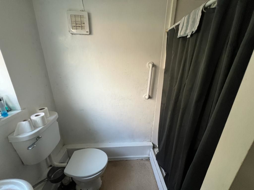 Bell Green Road, Longford, Coventry, West Midlands, CV6 7GX - Online Auctions
