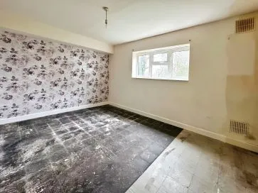 Property for Auction in Coventry & Warwickshire - 7 Halls Court, Stoney Stanton, Leicester, Leicestershire LE9 4TJ